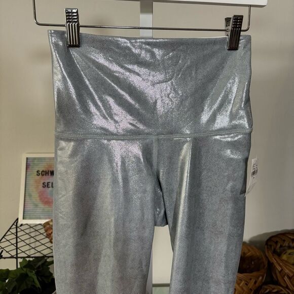 NEW OLD NAVY powersoft XS Silver Shimmer Leggings metallic 7/8 yoga new w tags - Picture 4 of 7